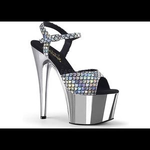Pleaser heel